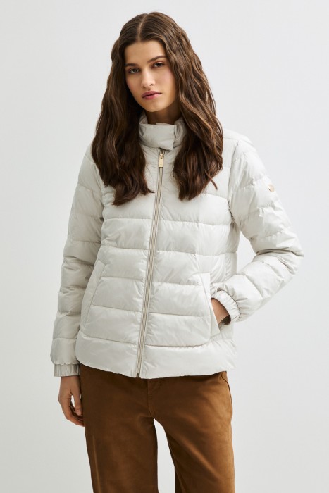 утепленная куртка от бренда снежная королева вид слева