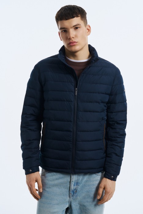 утепленная куртка от бренда снежная королева вид слева