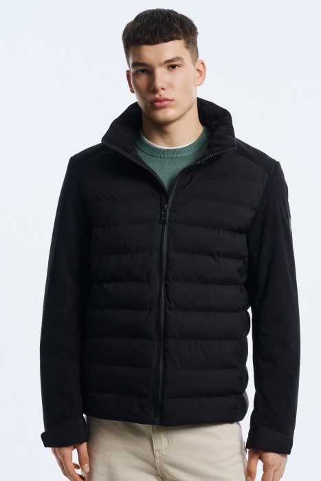 утепленная куртка от бренда снежная королева вид слева