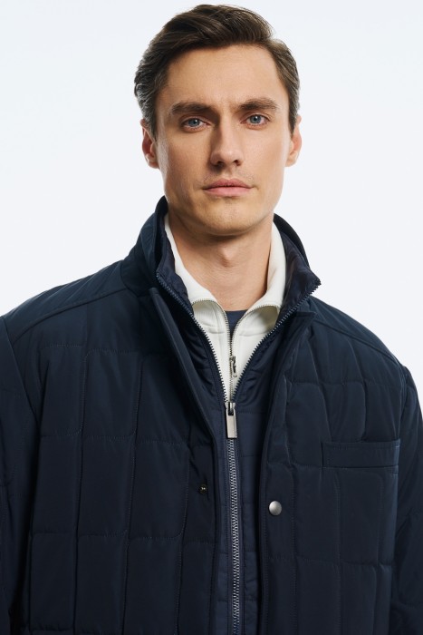 утепленная куртка из россии вид сбоку