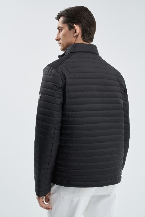 утепленная куртка по цене 4670 руб вид справа