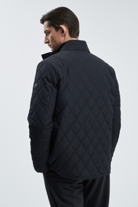 утепленная куртка по цене 4670 руб вид справа