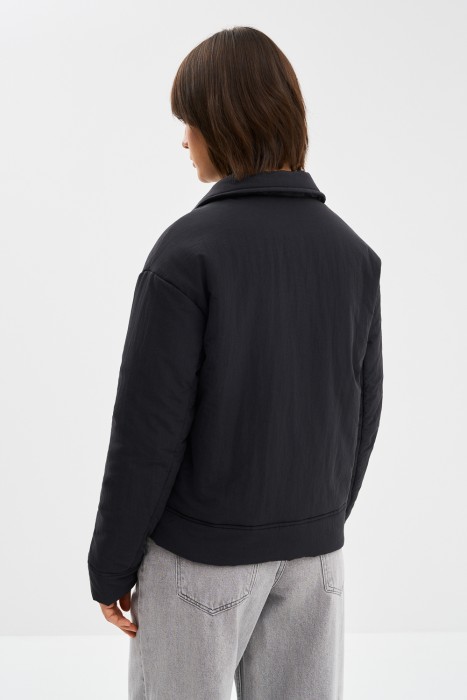 утепленная куртка по цене 3350 руб вид справа