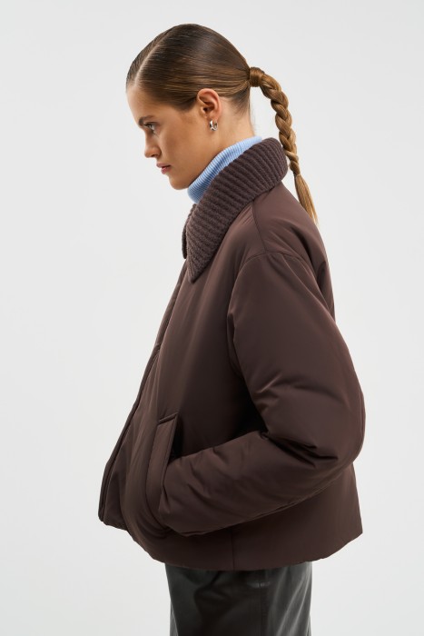 утепленная куртка по цене 4210 руб вид справа