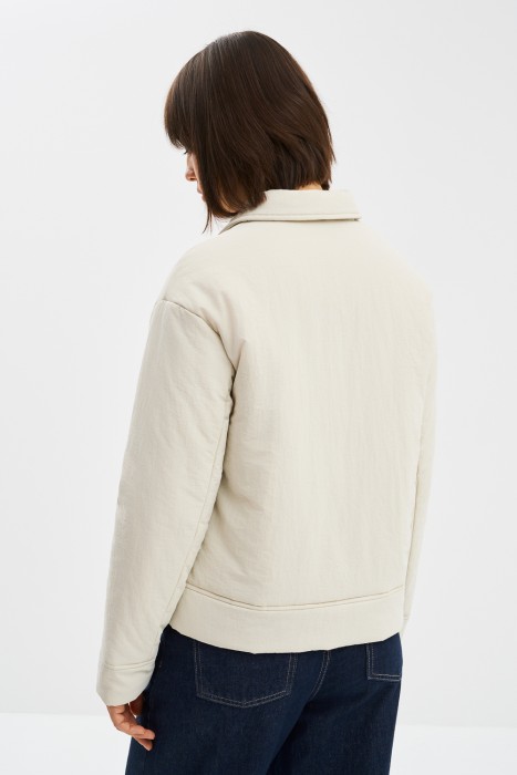 утепленная куртка по цене 3350 руб вид справа