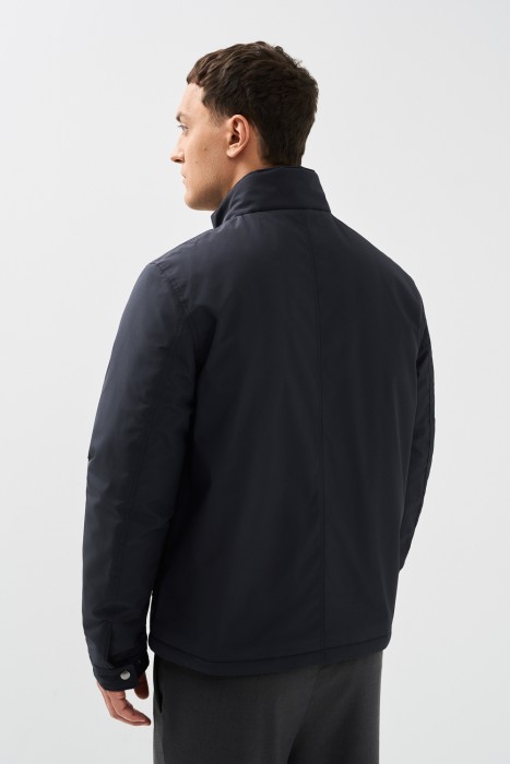 утепленная куртка по цене 4310 руб вид справа