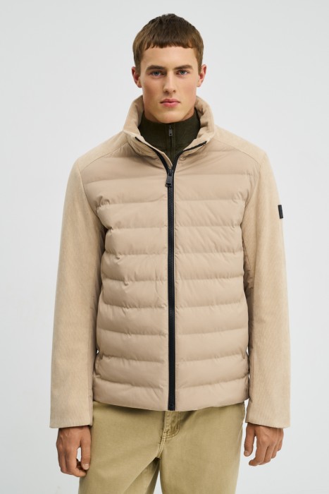 утепленная куртка от бренда снежная королева вид слева