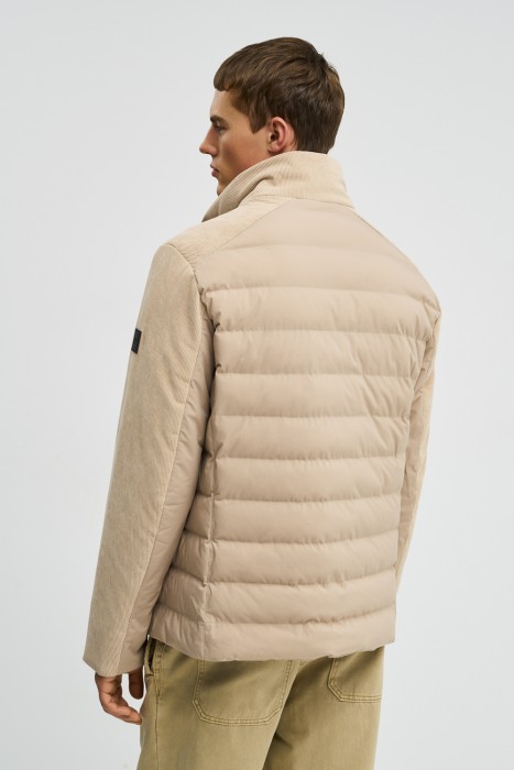 утепленная куртка по цене 7480 руб вид справа