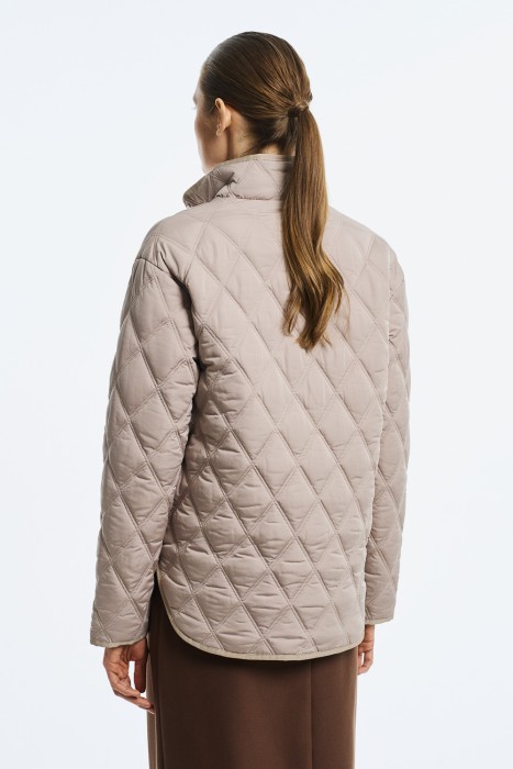 утепленная куртка по цене 5460 руб вид справа