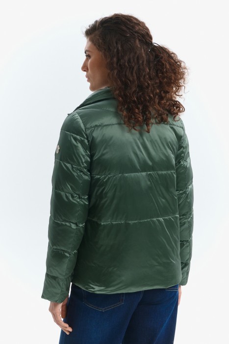 утепленная куртка по цене 7760 руб вид справа