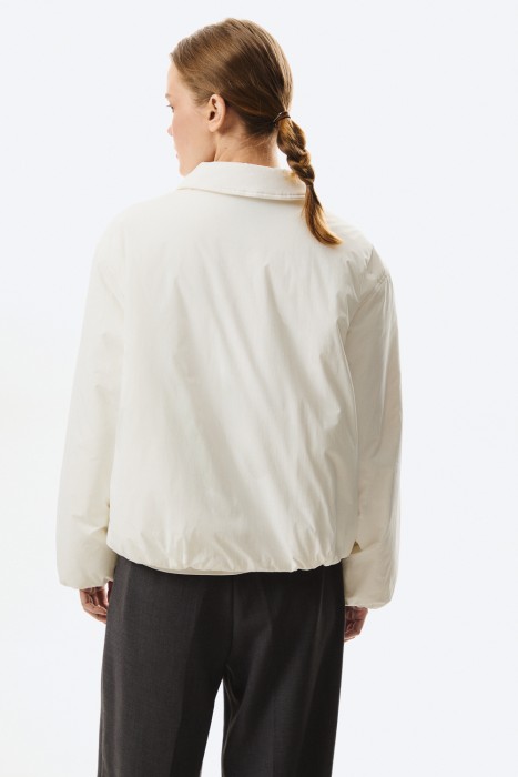 утепленная куртка по цене 4020 руб вид справа