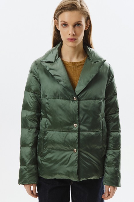 утепленная куртка от бренда снежная королева вид слева