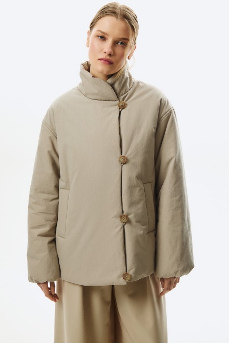 утепленная куртка от бренда снежная королева вид слева