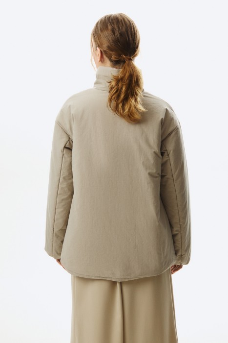 утепленная куртка по цене 5080 руб вид справа