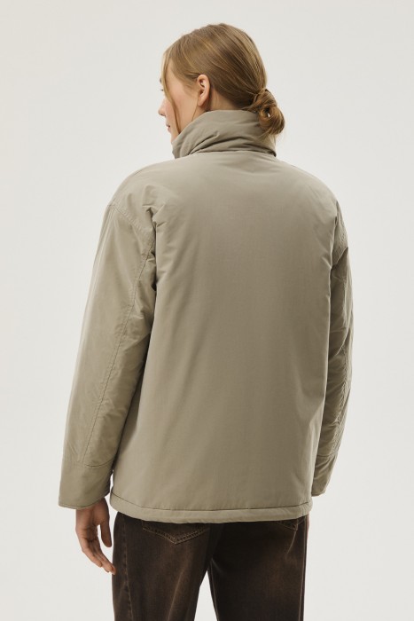 утепленная куртка по цене 3730 руб вид справа