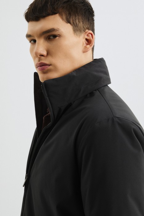 утепленная куртка по цене 3830 руб вид справа