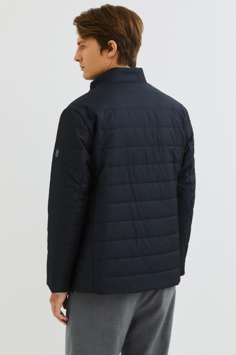 утепленная куртка по цене 11120 руб вид справа