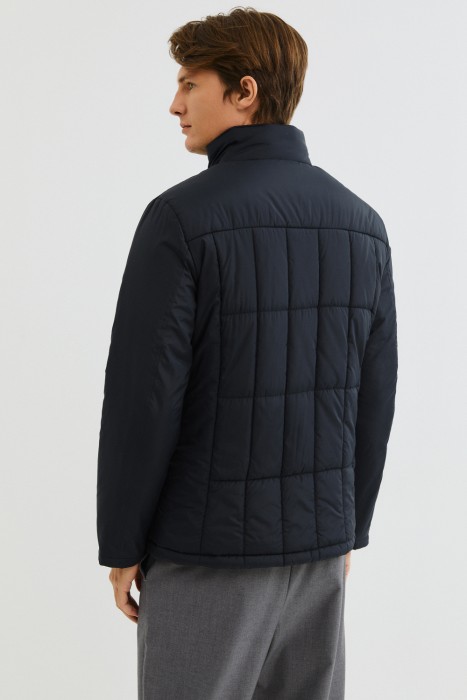 утепленная куртка по цене 4500 руб вид справа