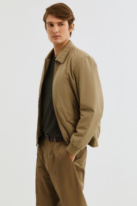 утепленная куртка по цене 4310 руб вид справа