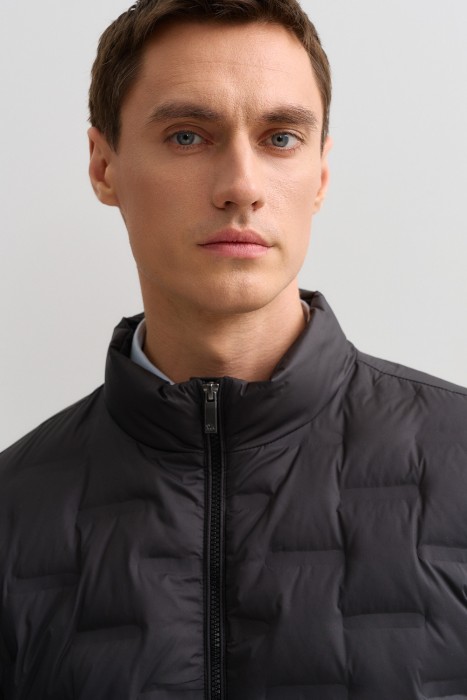 утепленная куртка по цене 10840 руб вид справа