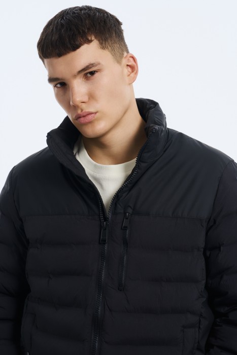 утепленная куртка из россии вид сбоку