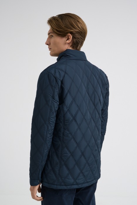 утепленная куртка по цене 4790 руб вид справа