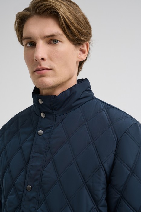 утепленная куртка из россии вид сбоку