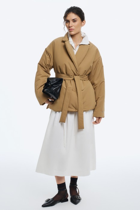 утепленная куртка от бренда снежная королева вид слева