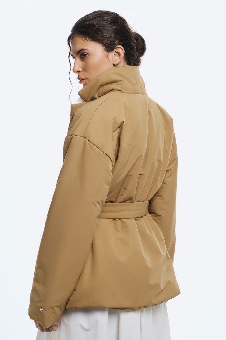 утепленная куртка по цене 6030 руб вид справа