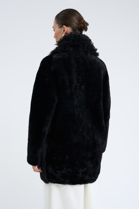 утепленная шуба из овчины по цене 21840 руб вид справа