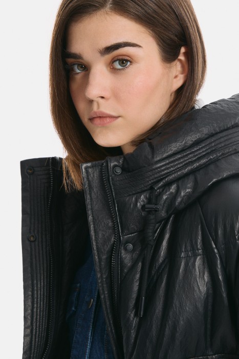 утепленное кожаное пальто с капюшоном из россии вид сбоку