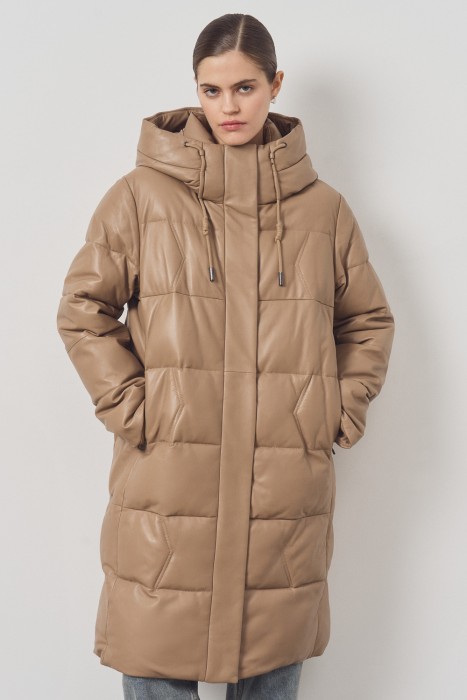 утепленное кожаное пальто с капюшоном от бренда снежная королева вид слева