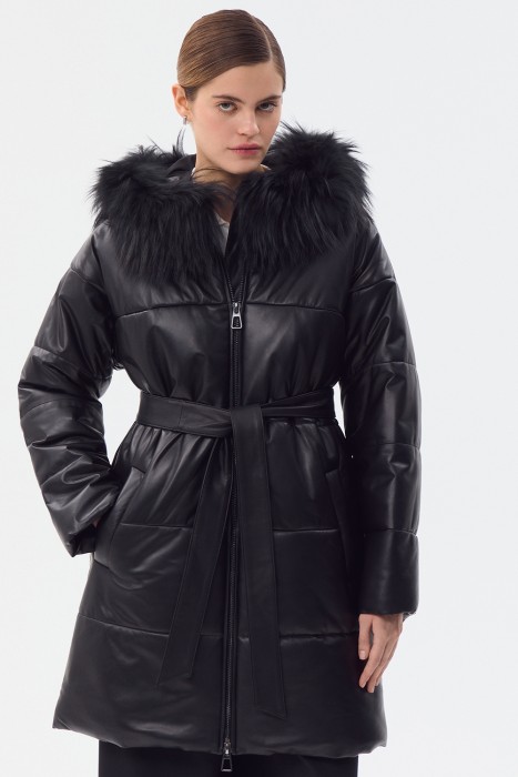 утепленное кожаное пальто с капюшоном от бренда снежная королева вид слева