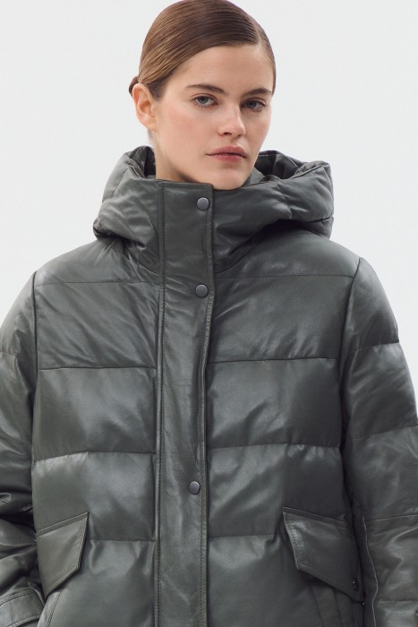 утепленное кожаное пальто с капюшоном из россии вид сбоку