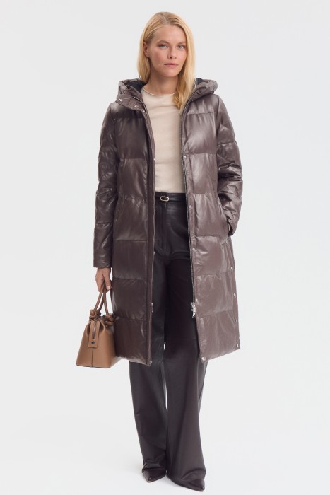 утепленное кожаное пальто с капюшоном 776281003 фотография