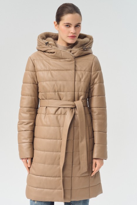 утепленное кожаное пальто с поясом от бренда снежная королева вид слева