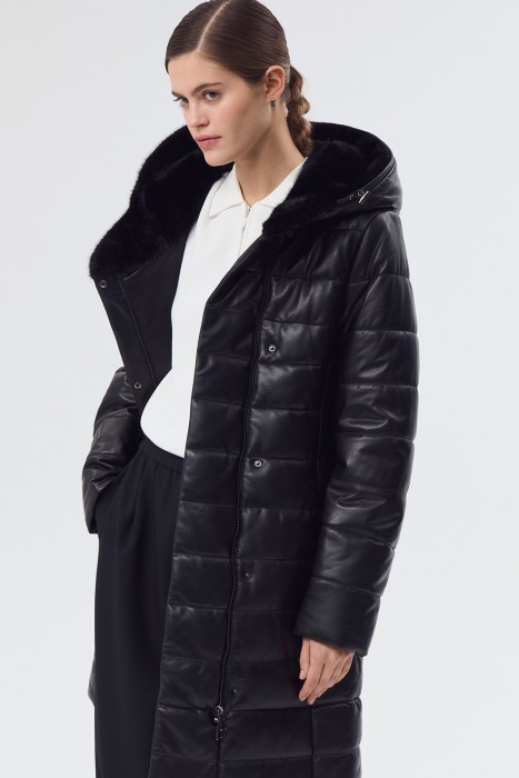 утепленное кожаное пальто с поясом 778235003 фотография