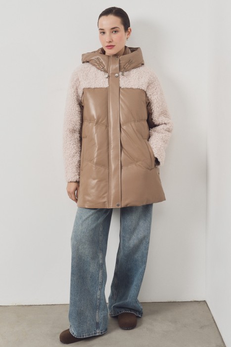 утепленное кожаное пальто от бренда снежная королева вид слева