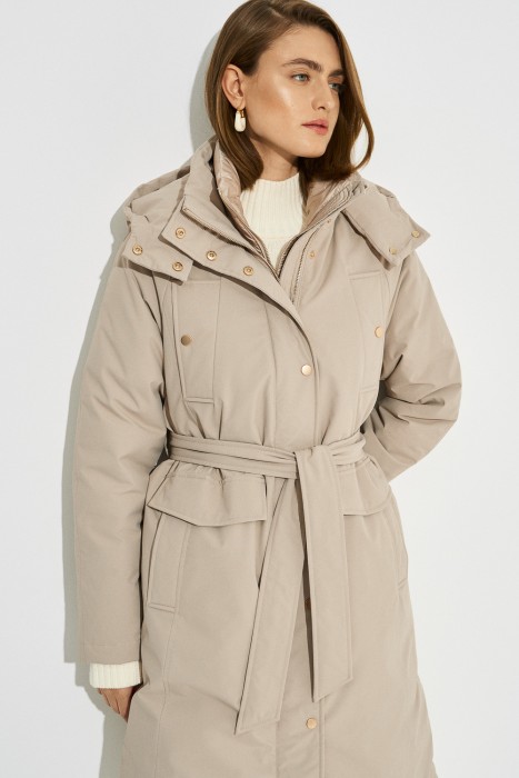 утепленное пальто с капюшоном от бренда снежная королева вид слева