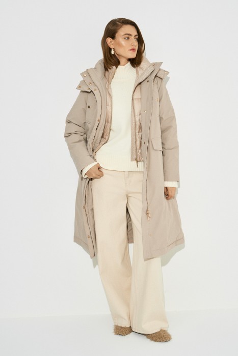 утепленное пальто с капюшоном из россии вид сбоку