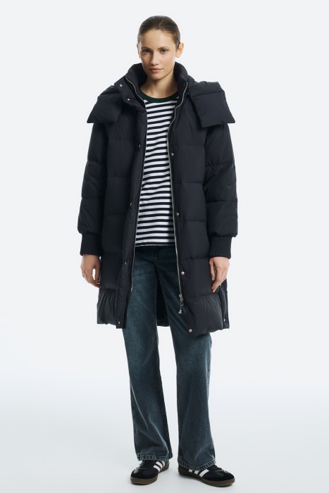 утепленное пальто с капюшоном 730020003 фотография
