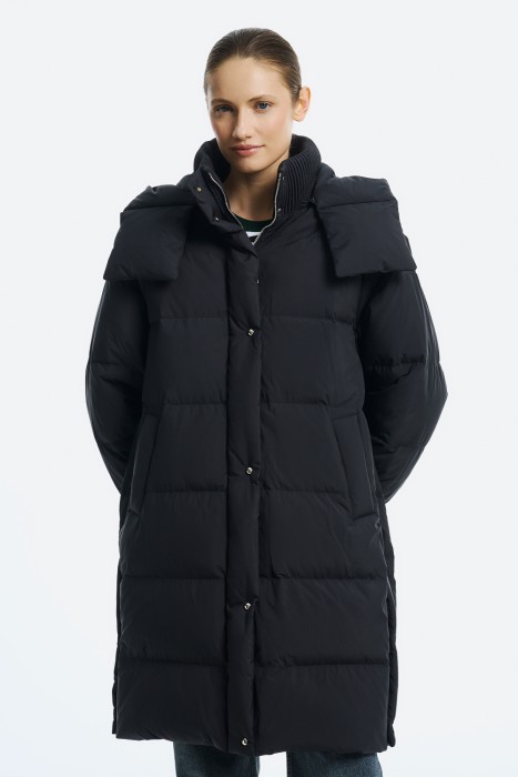 утепленное пальто с капюшоном от бренда снежная королева вид слева