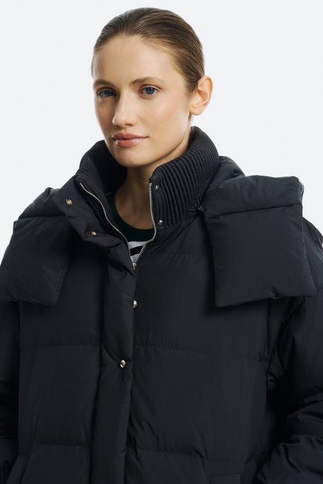 утепленное пальто с капюшоном из россии вид сбоку