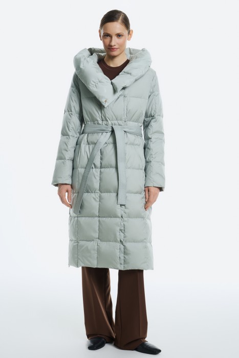 утепленное пальто с капюшоном 730021003 фотография