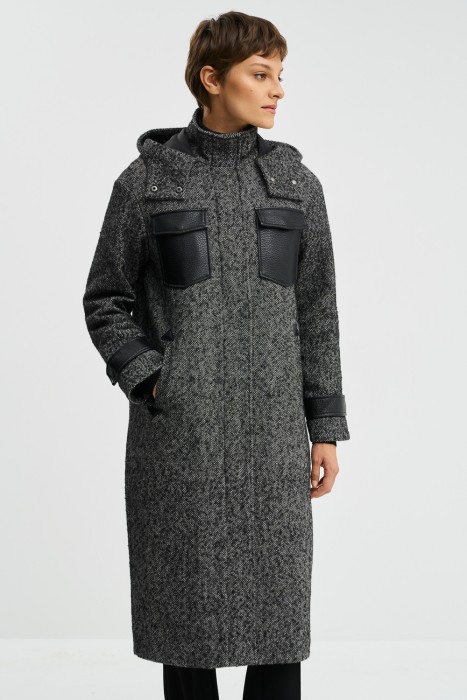 утепленное пальто с капюшоном от бренда снежная королева вид слева