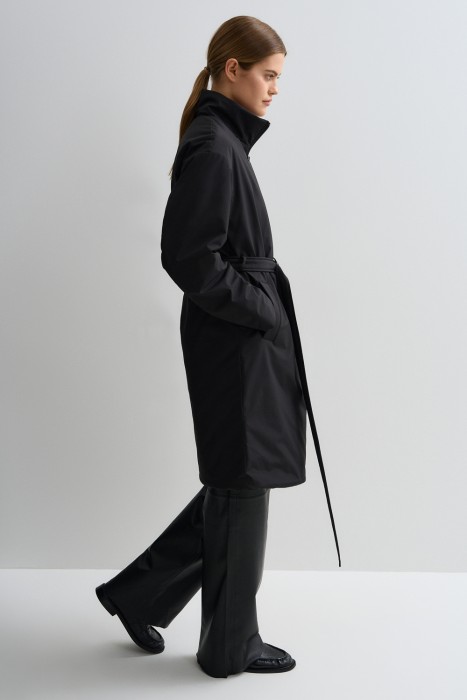 утепленное пальто с капюшоном из россии вид сбоку