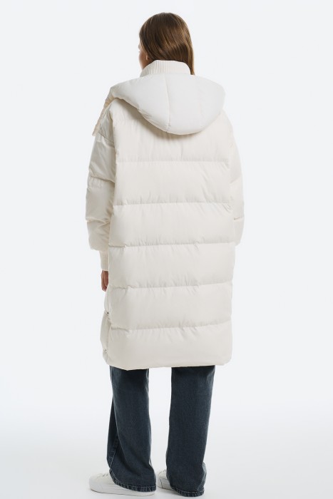 утепленное пальто с капюшоном по цене 7890 руб вид справа