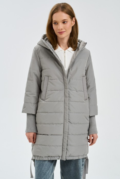 утепленное пальто с капюшоном от бренда снежная королева вид слева