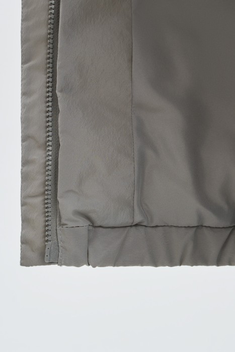 утепленное пальто с капюшоном из россии вид сбоку