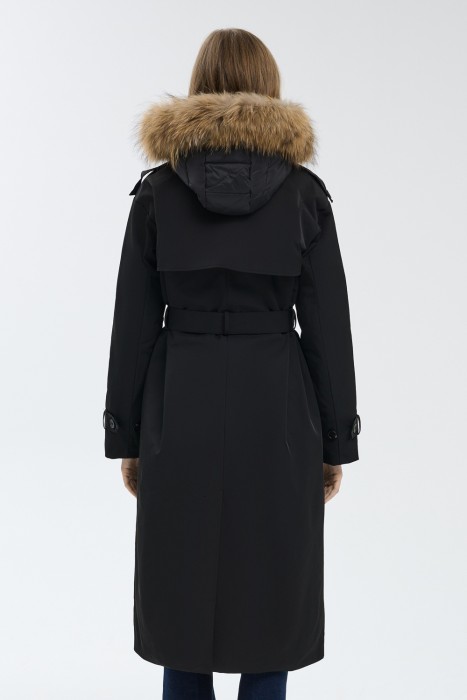 утепленное пальто с отделкой мехом енота по цене 15730 руб вид справа